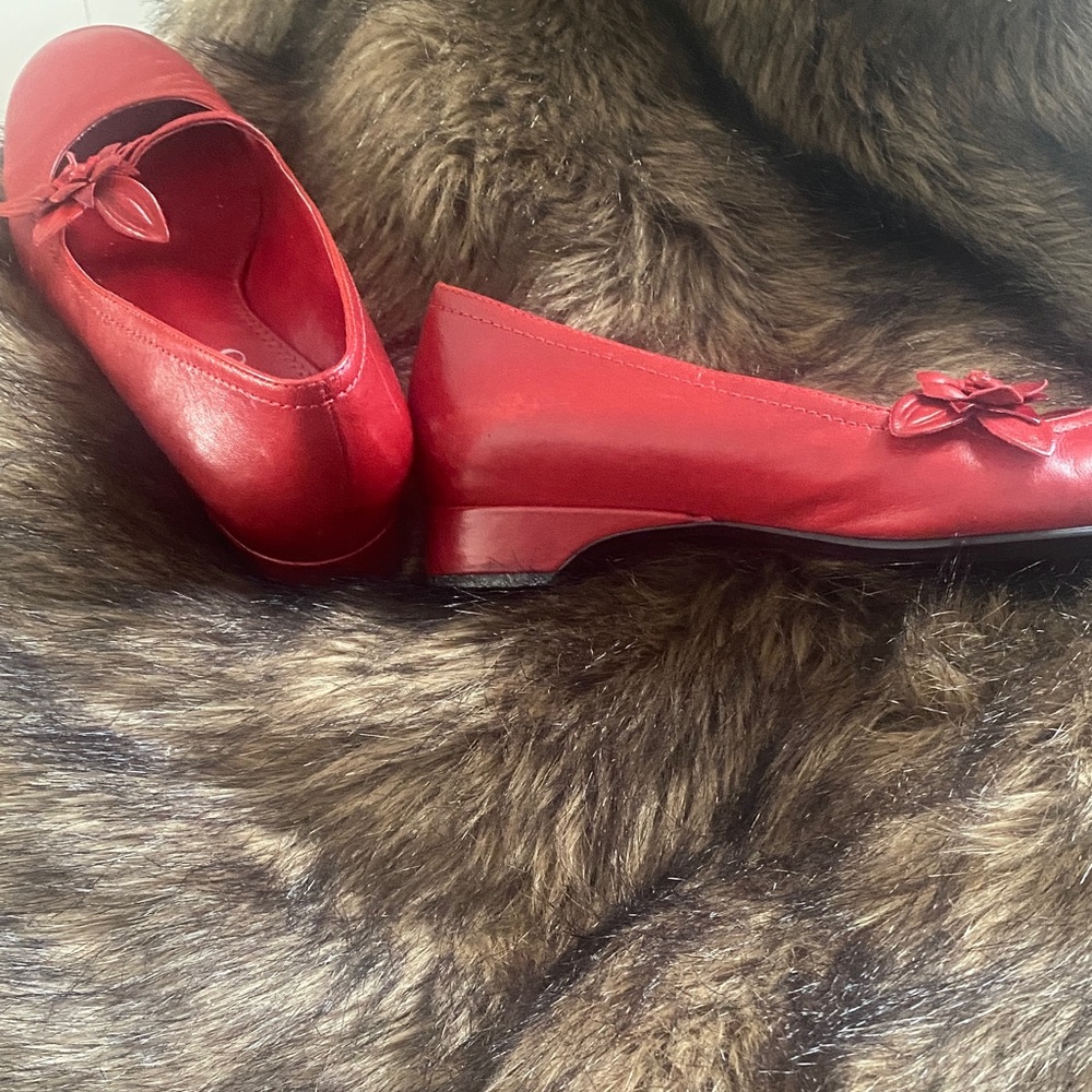 Franco Sarto Red Floral Accent Flats - Picture 5 of 6
